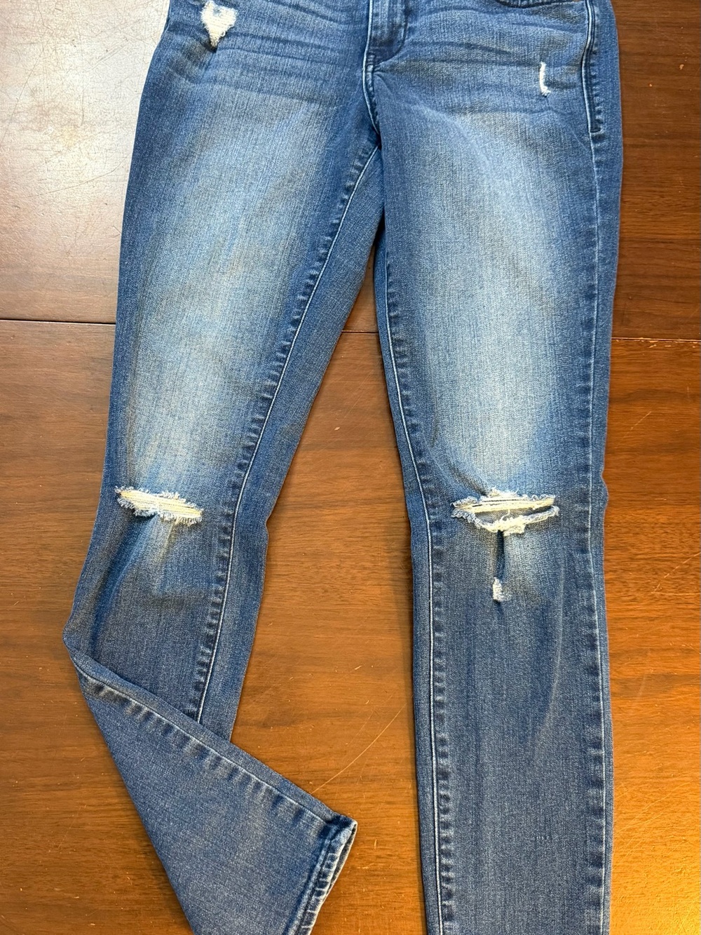 Old Navy Rick Star distressed mid-rise skinny jeans Size 6 Ripped Knees